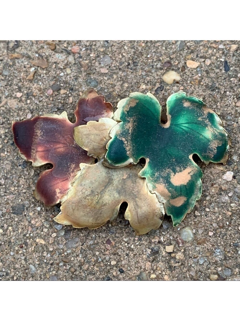 Vintage 3-D leaf pin brooch fall gold green maroon